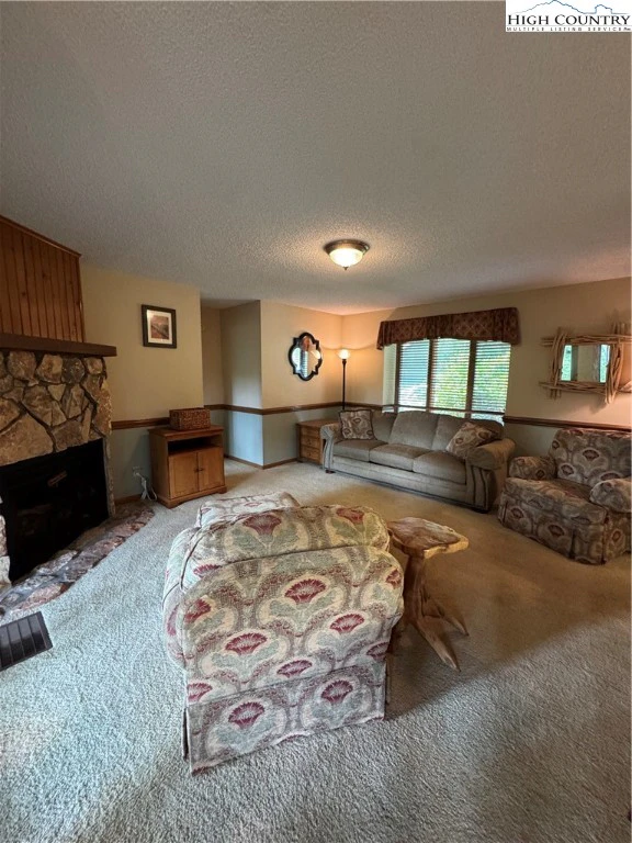Image number 1 for the current listing