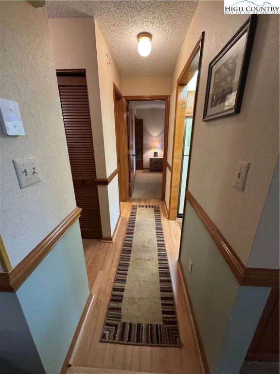 Image number 2 for the current listing