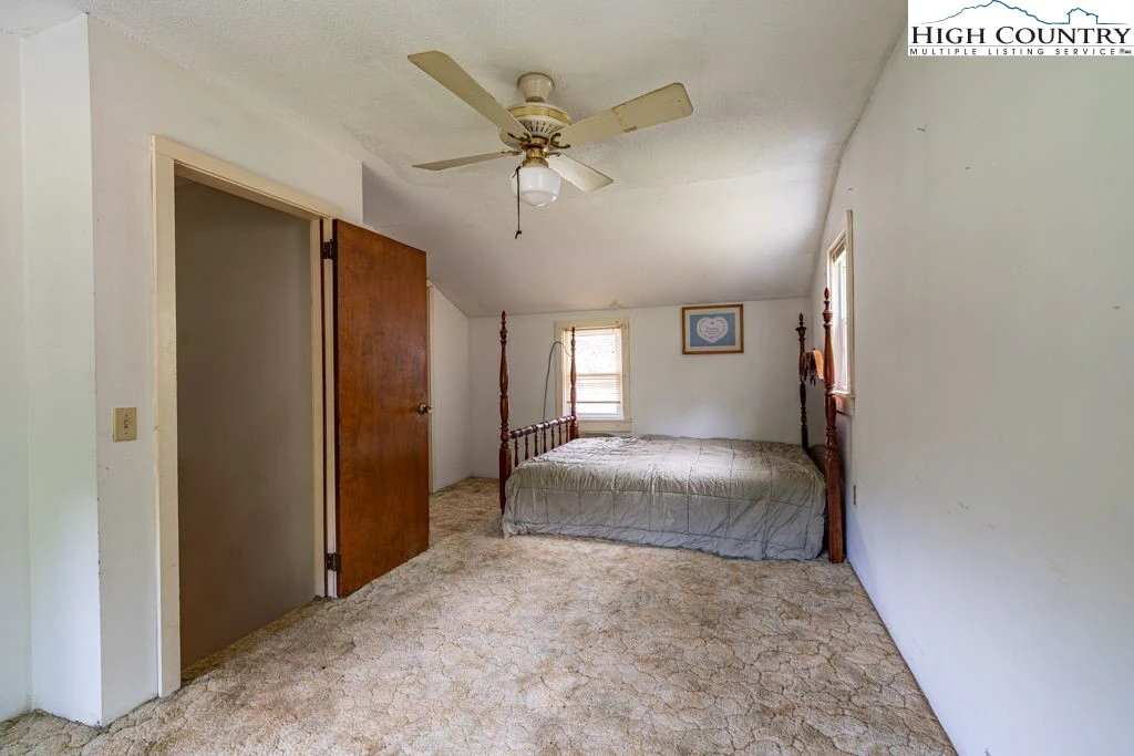 Image number 11 for the current listing
