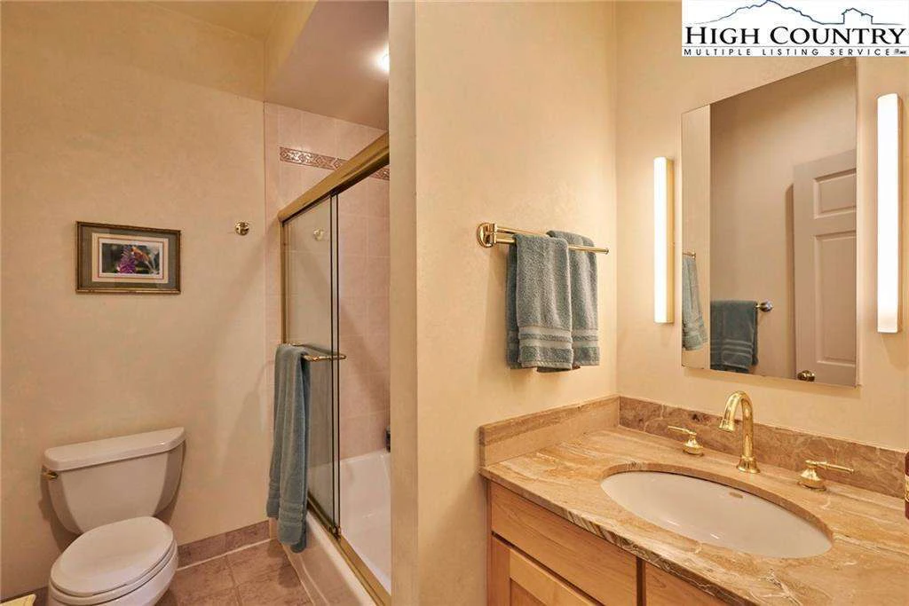 Image number 4 for the current listing