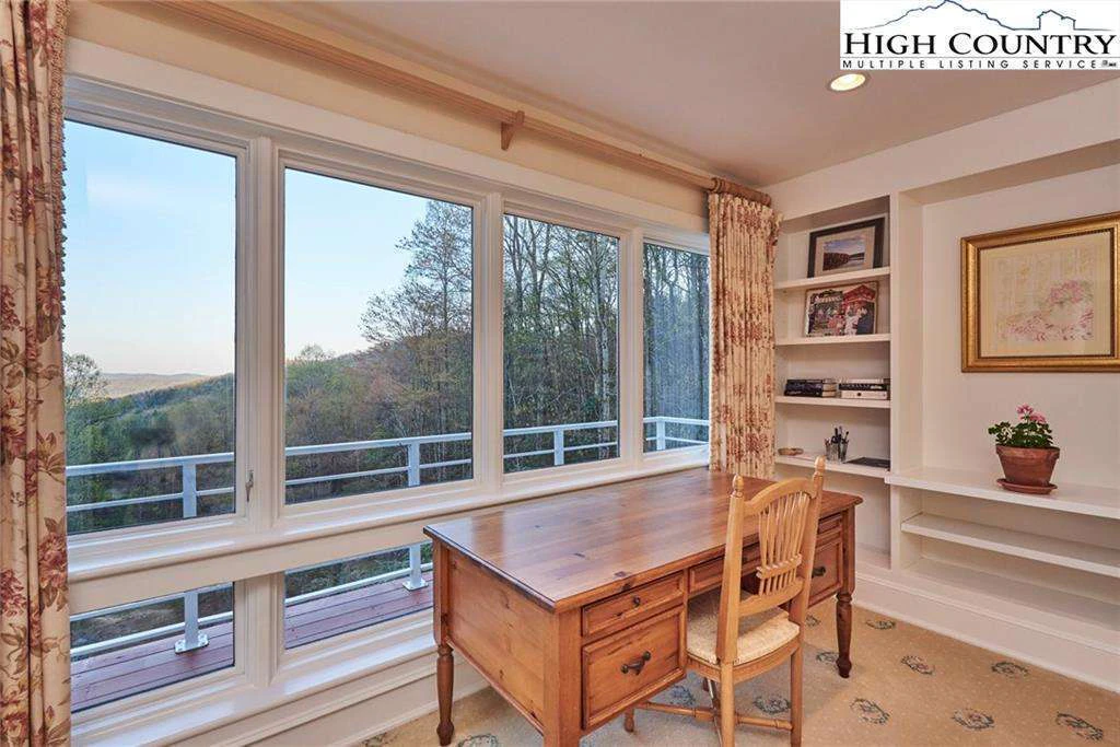 Image number 7 for the current listing