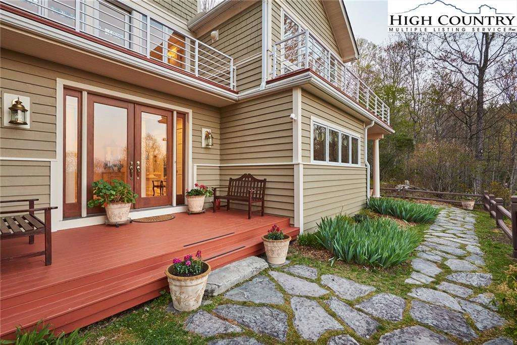 Image number 18 for the current listing