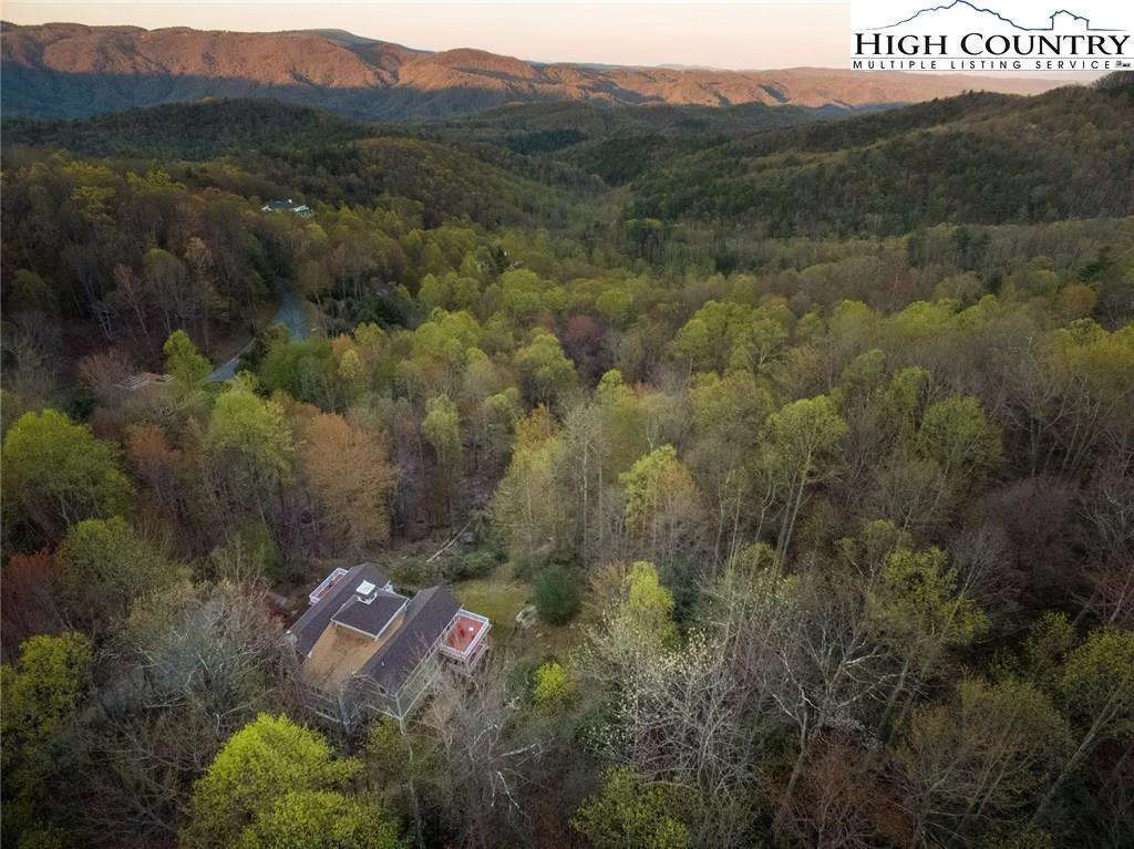 Image number 21 for the current listing