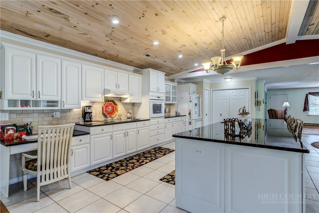 Image number 3 for the current listing