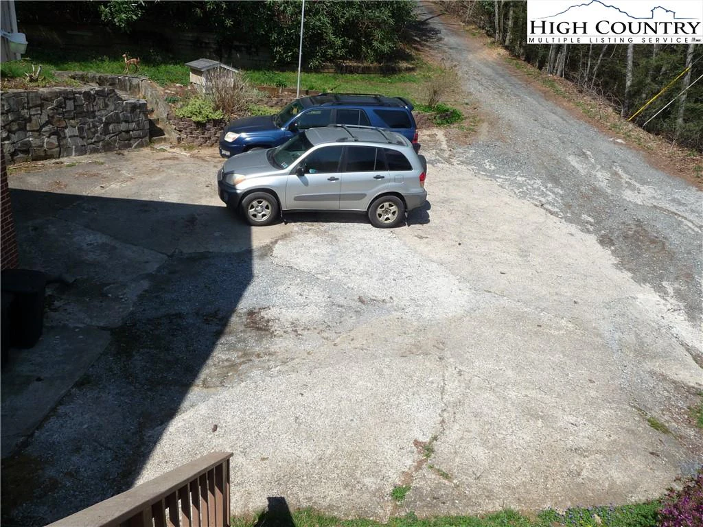 Image number 10 for the current listing