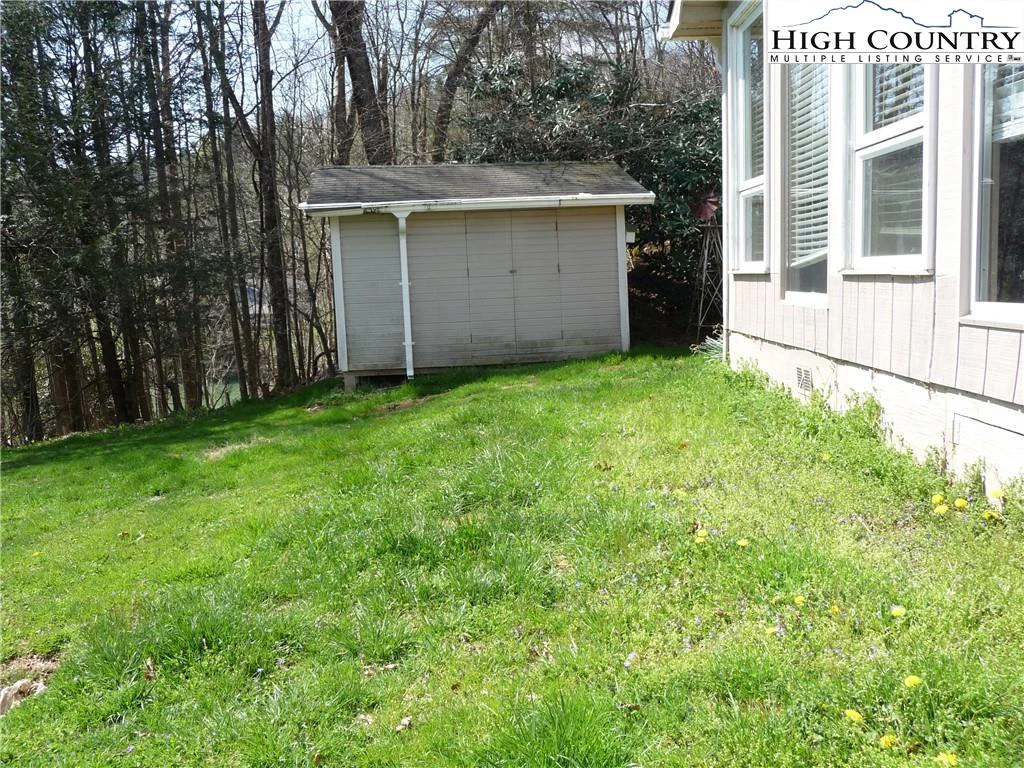 Image number 6 for the current listing