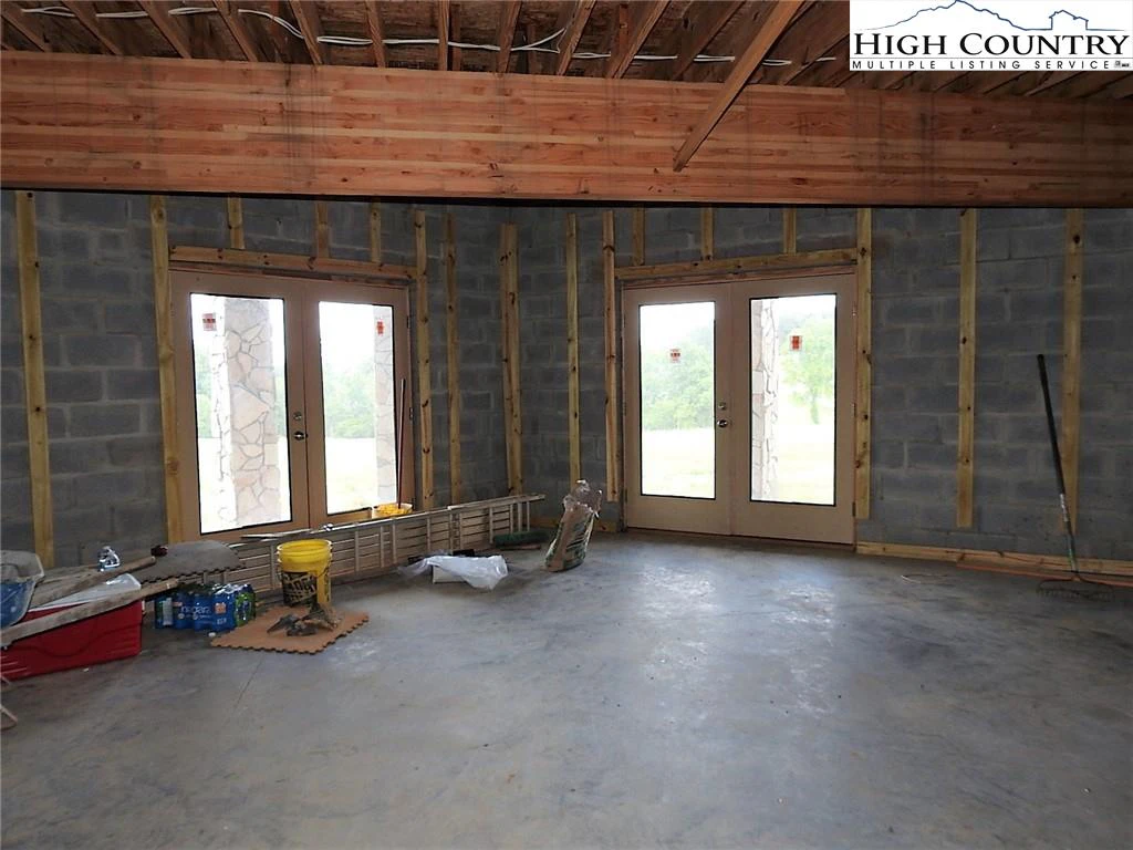 Image number 12 for the current listing