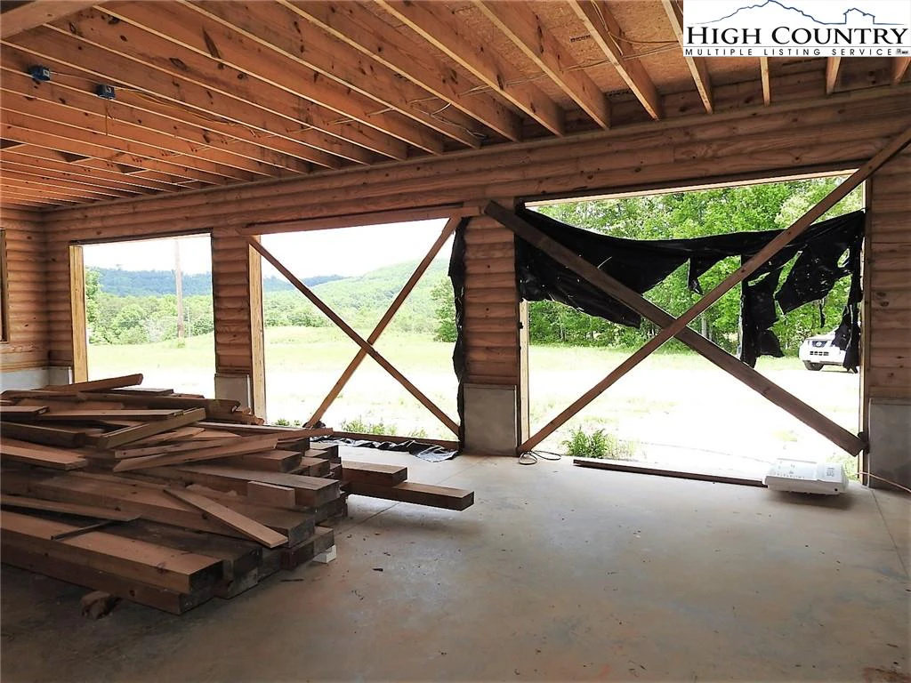 Image number 10 for the current listing