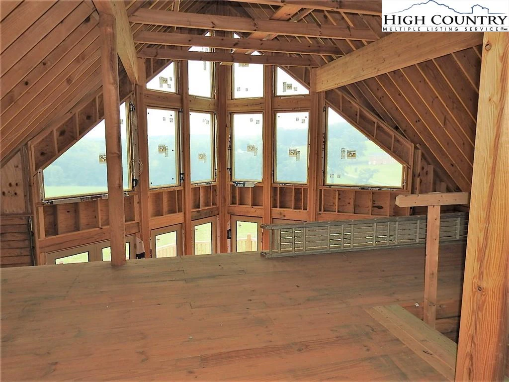 Image number 16 for the current listing