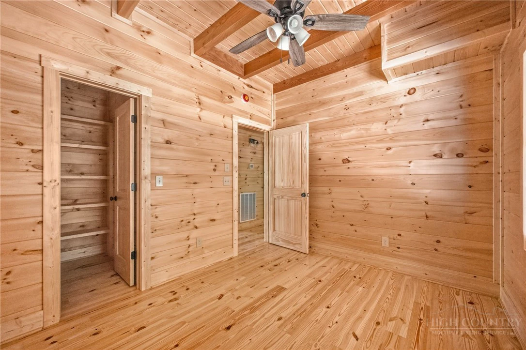 Image number 3 for the current listing