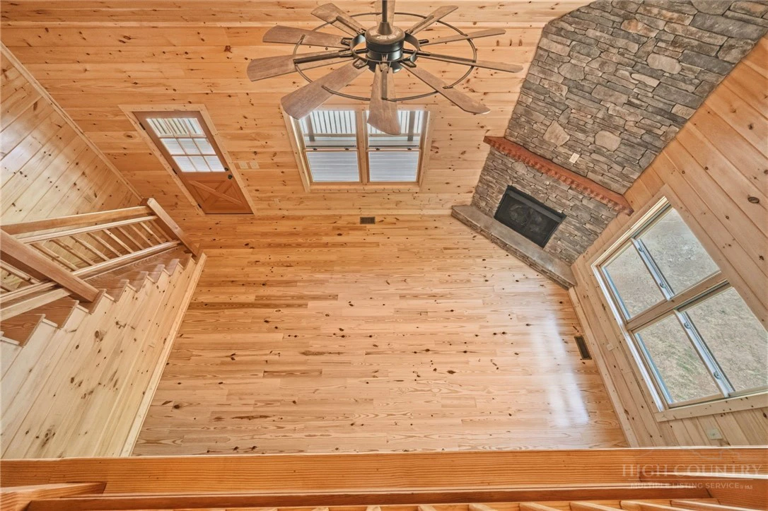 Image number 13 for the current listing
