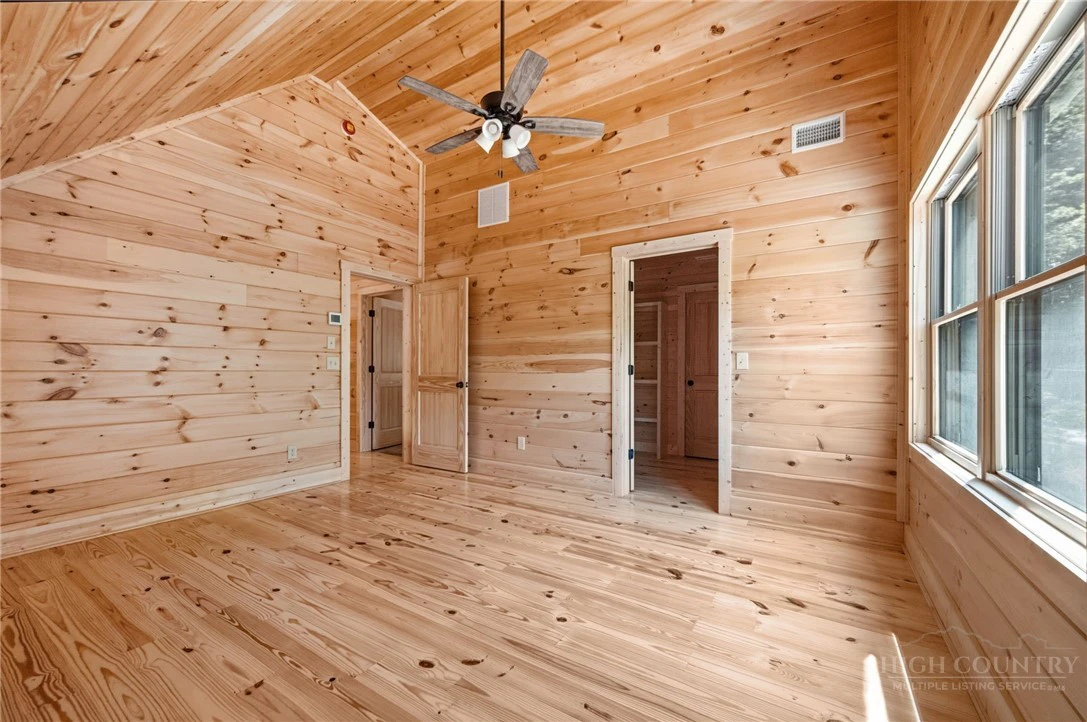 Image number 5 for the current listing