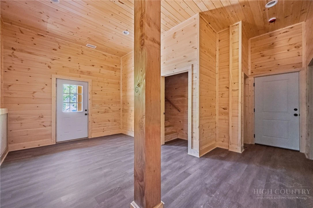 Image number 12 for the current listing