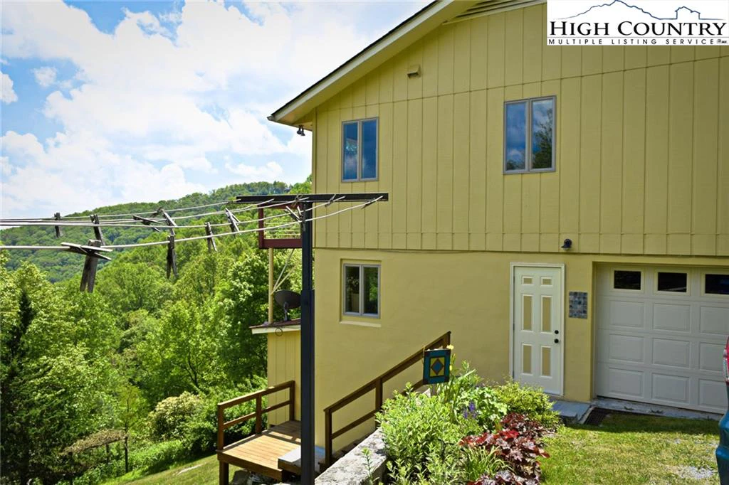 Image number 11 for the current listing