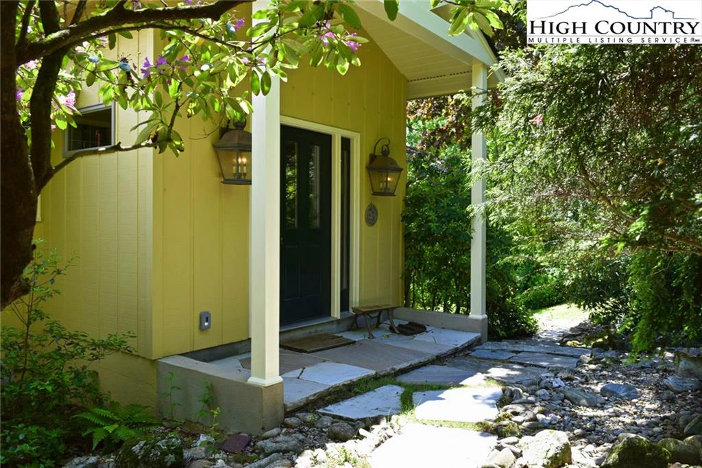 Image number 10 for the current listing