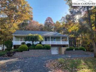 Image number 1 for the current listing