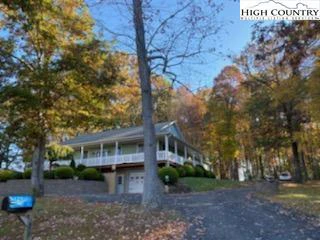 Image number 8 for the current listing