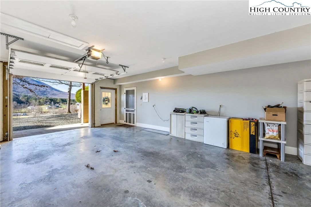 Image number 20 for the current listing