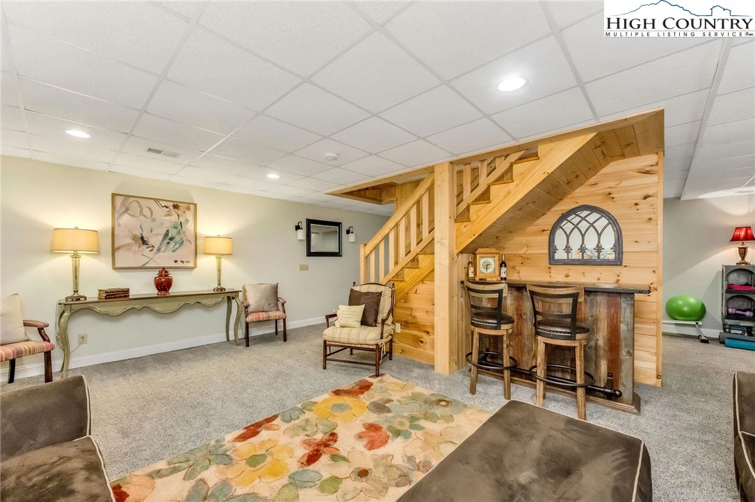 Image number 9 for the current listing