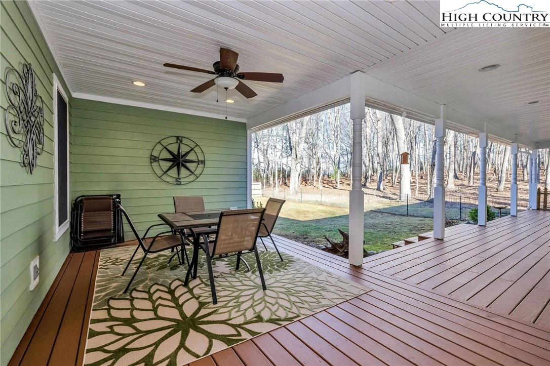 Image number 21 for the current listing