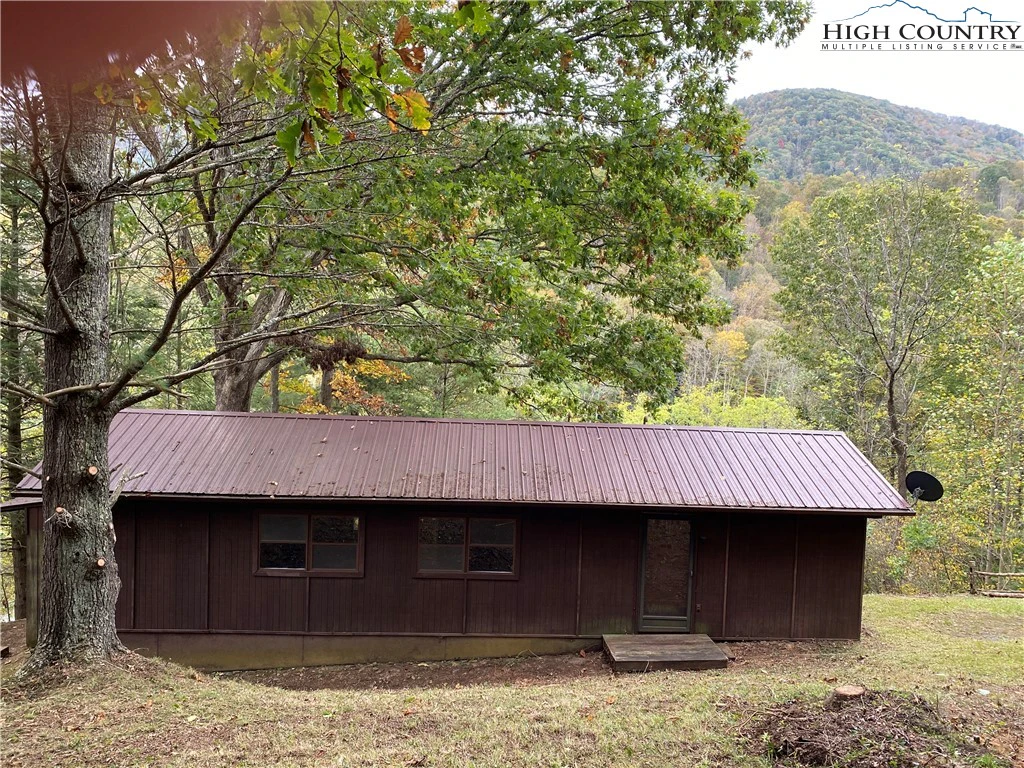 Image number 18 for the current listing