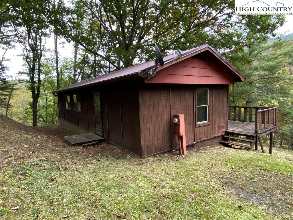 Image number 19 for the current listing