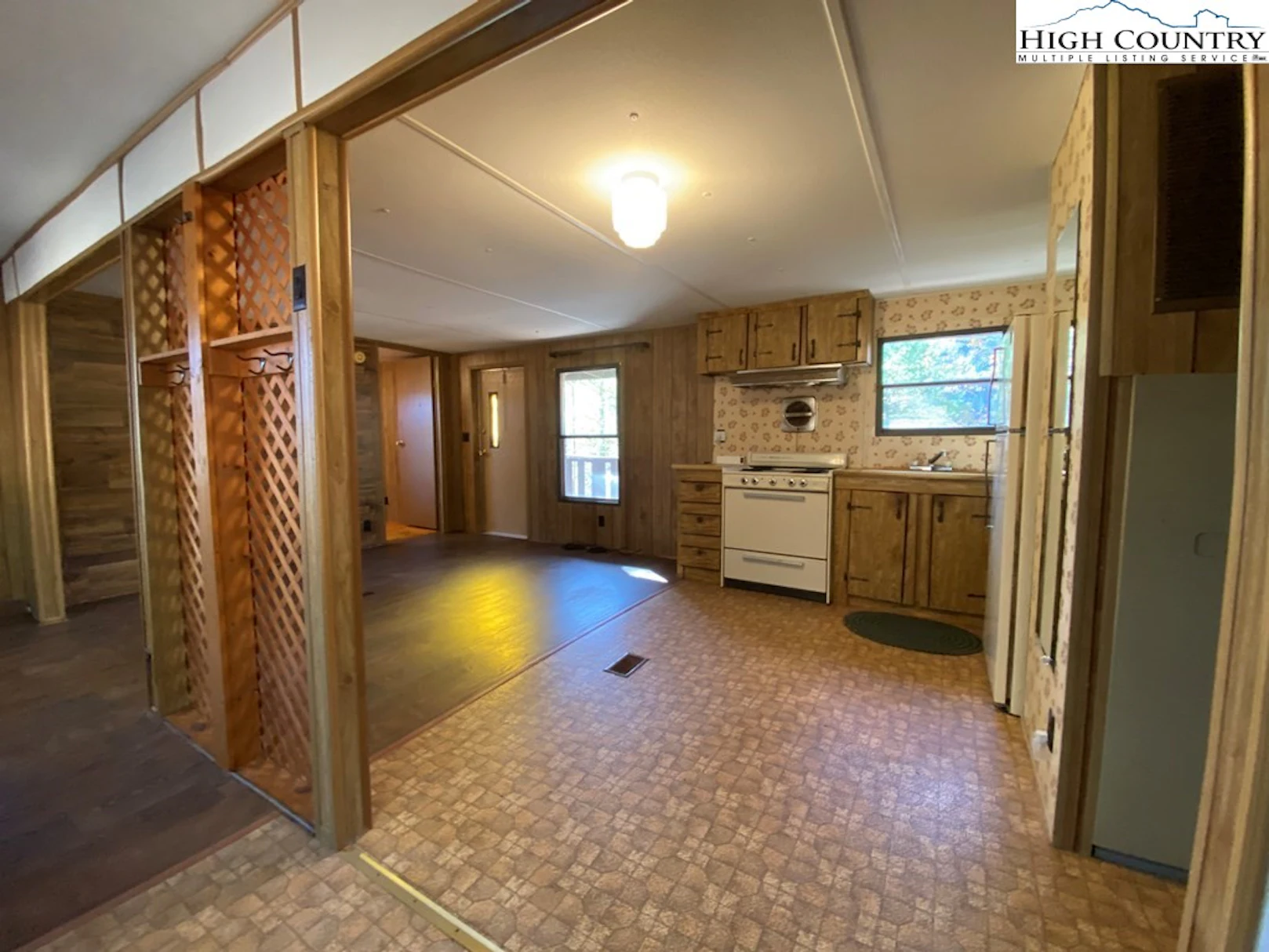 Image number 14 for the current listing