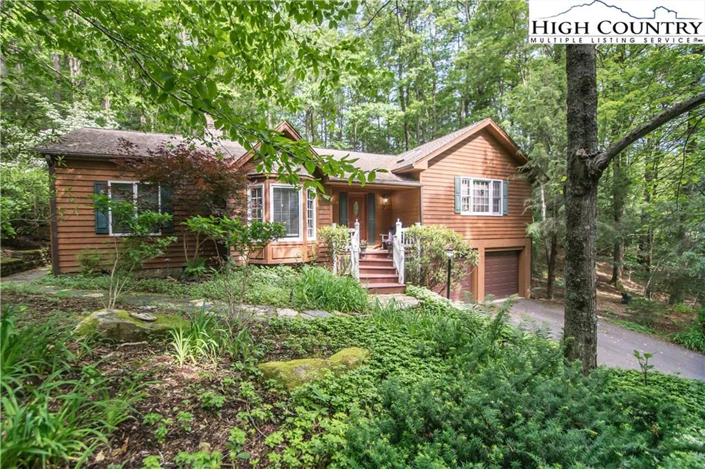 Image number 1 for the current listing