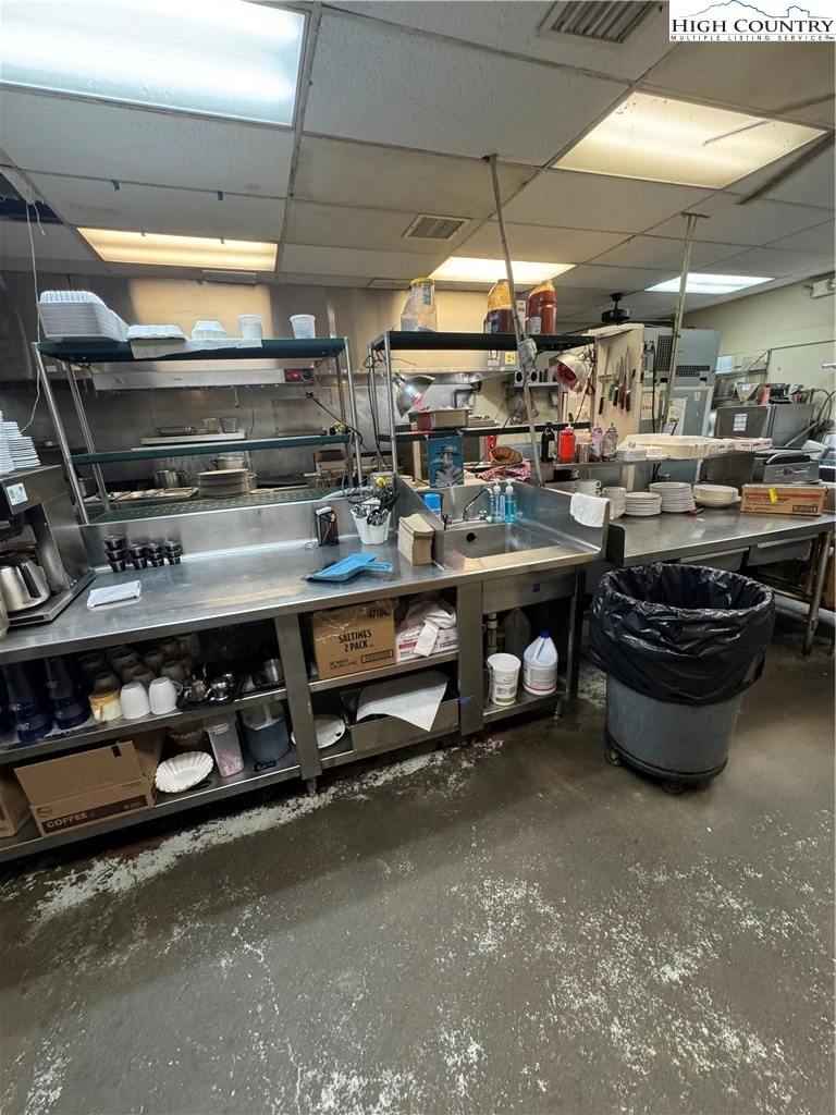 Image number 18 for the current listing