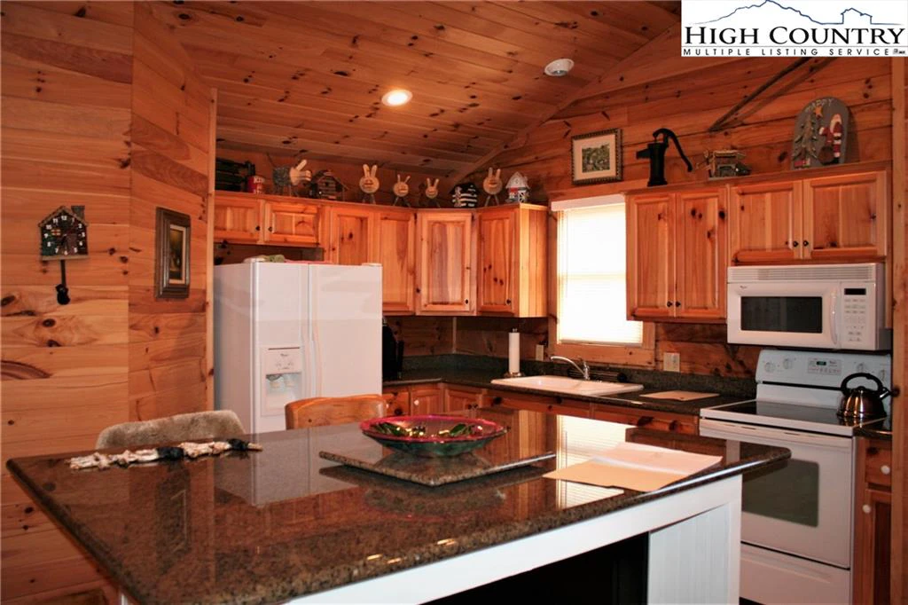 Image number 11 for the current listing