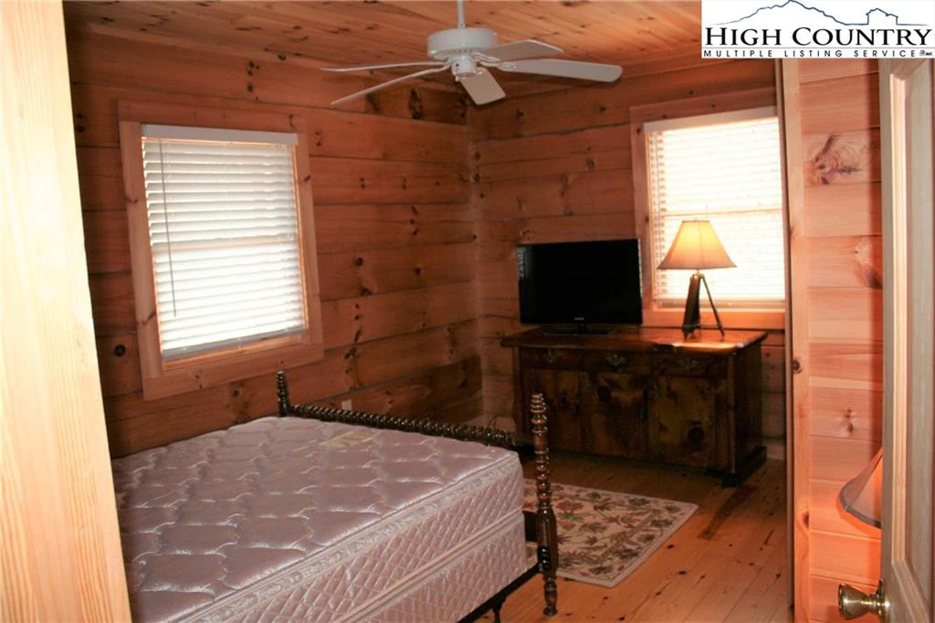 Image number 7 for the current listing