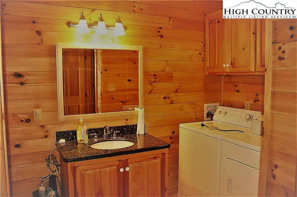 Image number 2 for the current listing