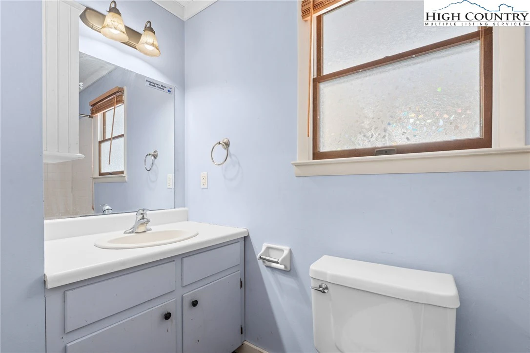 Image number 2 for the current listing