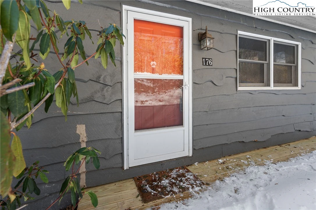 Image number 12 for the current listing