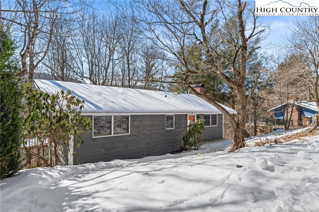 Image number 11 for the current listing