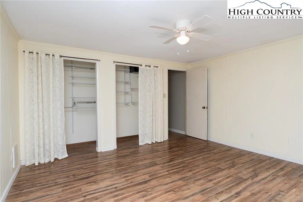 Image number 12 for the current listing