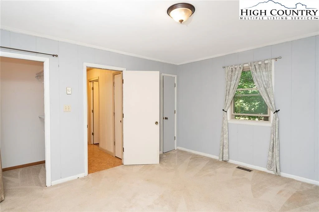Image number 7 for the current listing