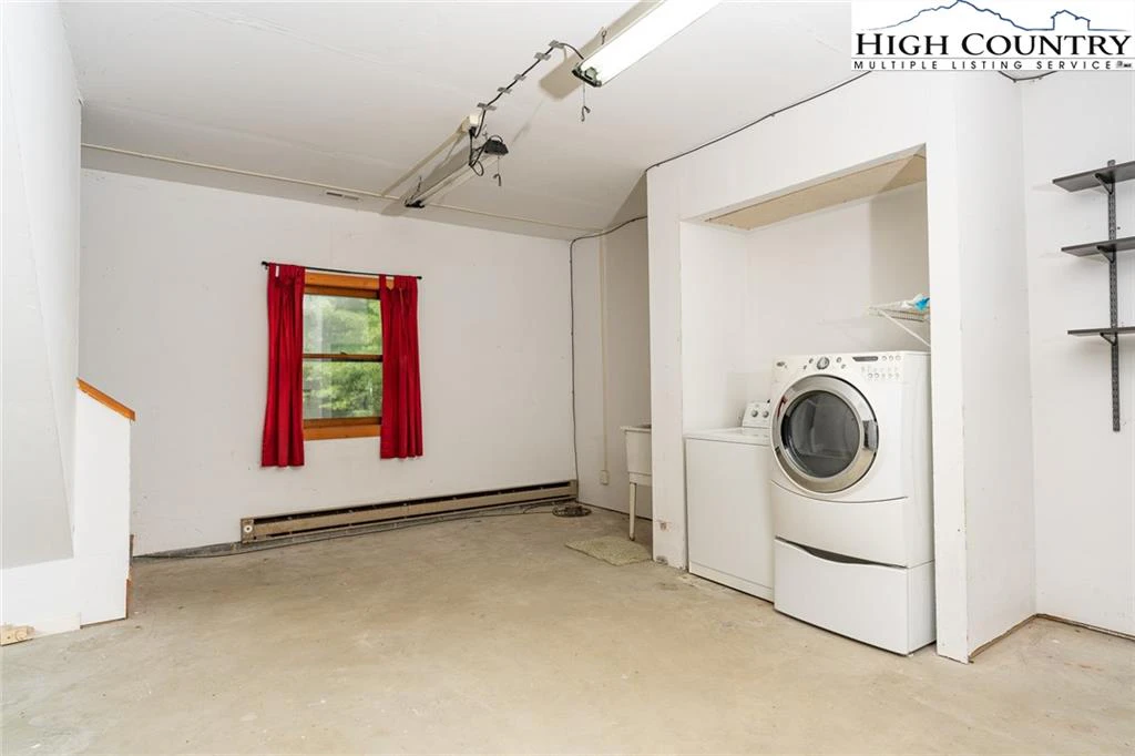 Image number 5 for the current listing