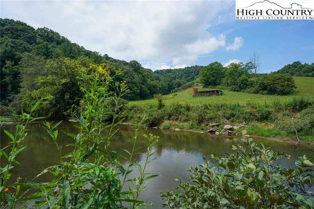 Image number 21 for the current listing