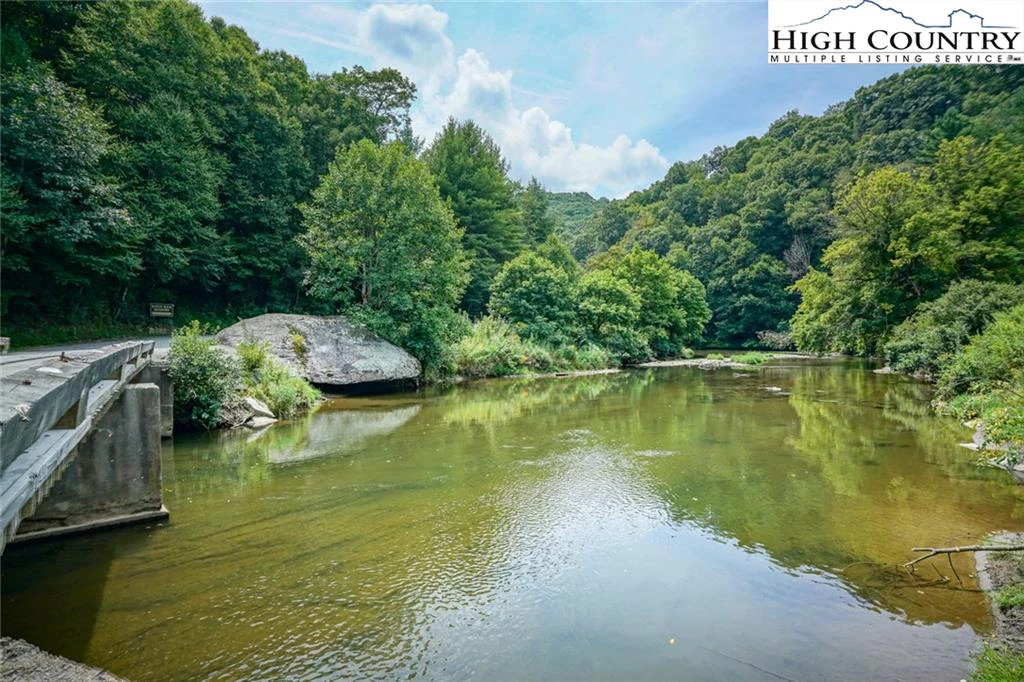 Image number 20 for the current listing