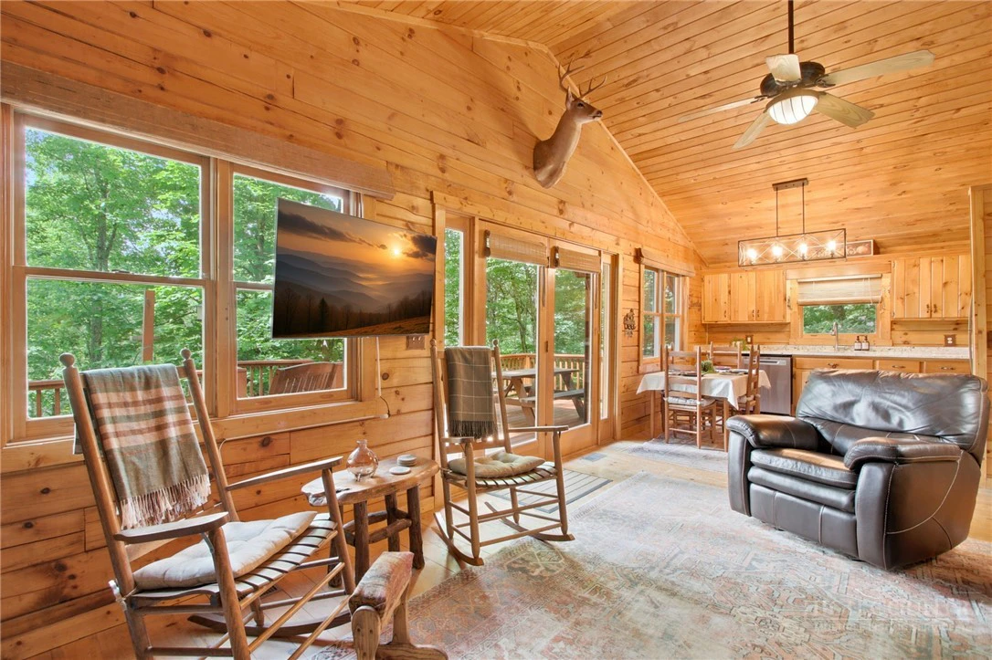 Image number 5 for the current listing