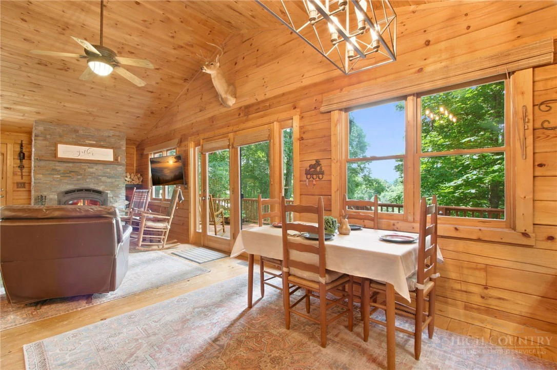Image number 7 for the current listing