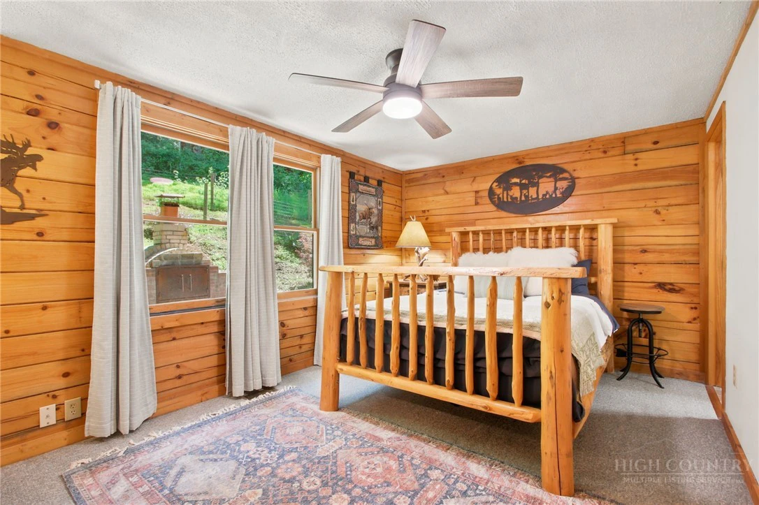 Image number 11 for the current listing