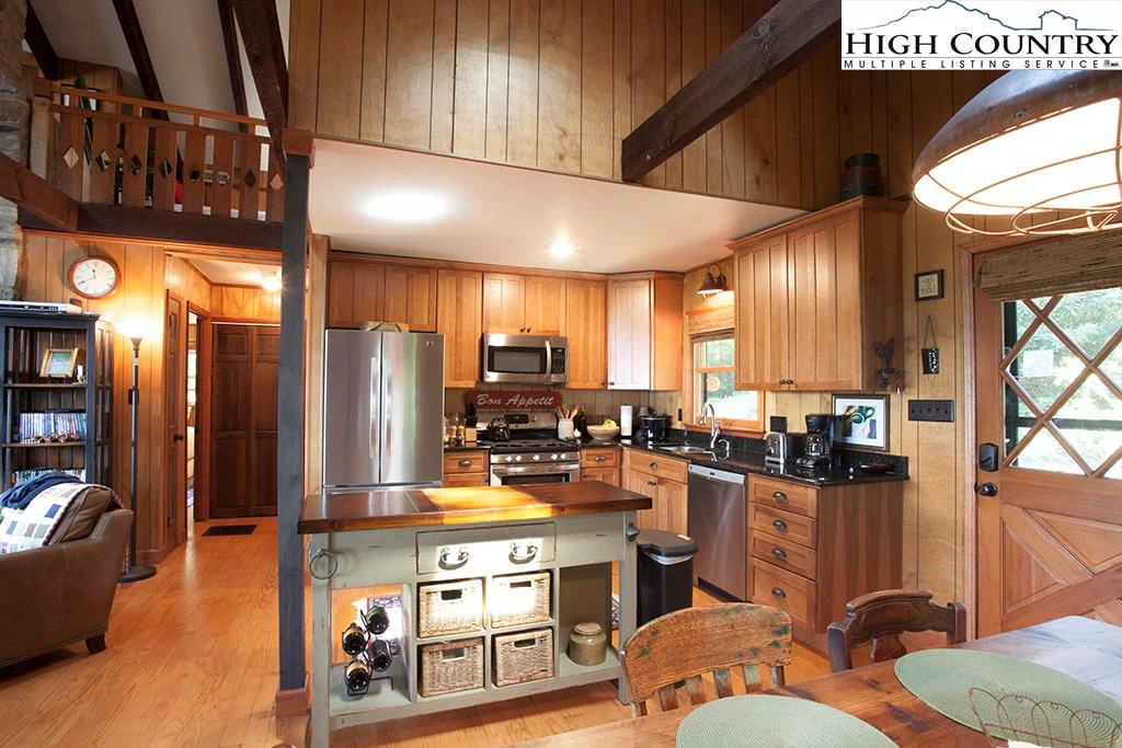 Image number 11 for the current listing