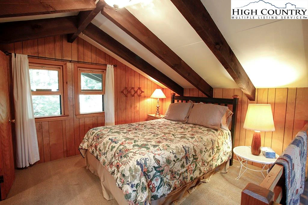 Image number 2 for the current listing