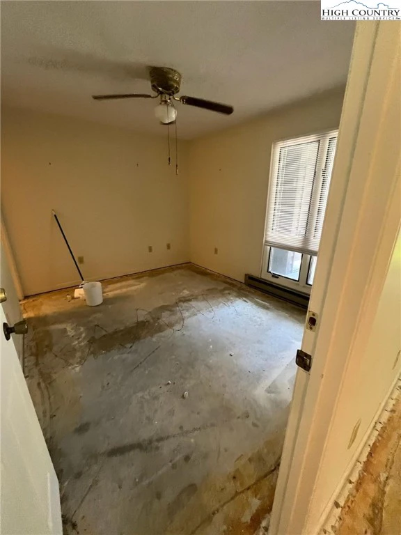 Image number 3 for the current listing