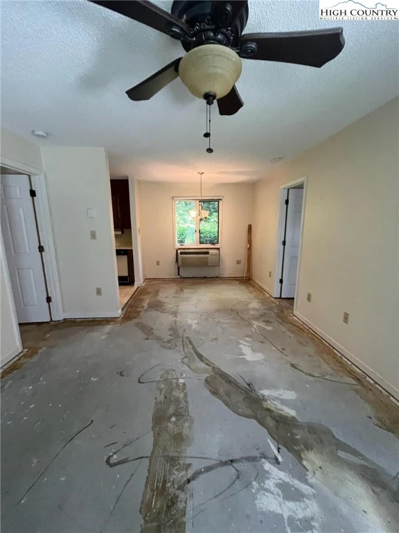Image number 8 for the current listing