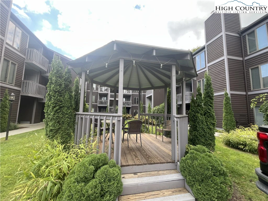 Image number 2 for the current listing