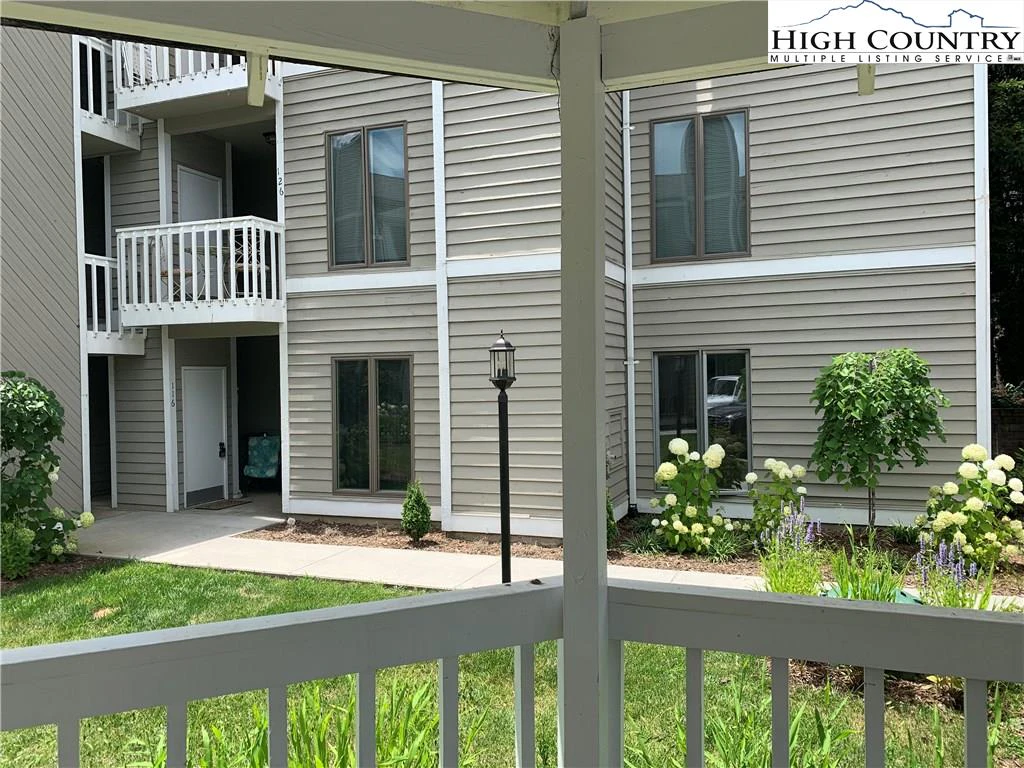 Image number 1 for the current listing