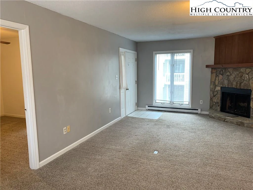 Image number 9 for the current listing